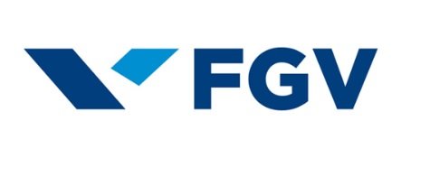 Fotografia do logo da FGV, com o logo em forma de V vazado à esquerda e os dizeres FGV , também em tons de azul à direita.